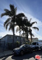 1162 Rolland Curtis Pl in Los Angeles, CA - Building Photo
