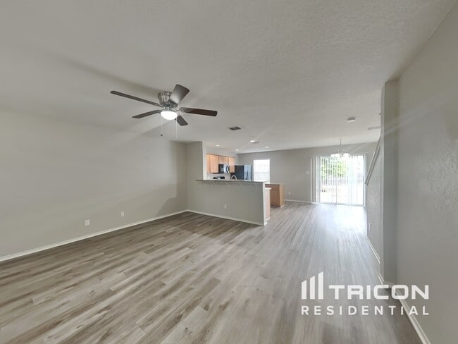 160 Hinge Path in Cibolo, TX - Foto de edificio - Building Photo