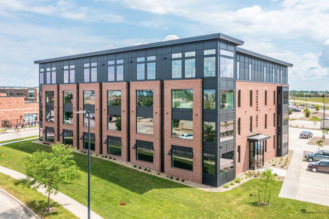 District Lofts in Ankeny, IA - Building Photo