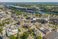 Lombard Estate in Waterville, ME - Foto de edificio - Building Photo