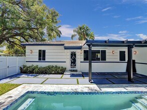 11102 NE 9th Ct in Biscayne Park, FL - Building Photo - Building Photo