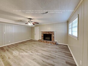 3955 Gladney Dr in Atlanta, GA - Foto de edificio - Building Photo