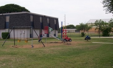 McMullen Square Apartments in San Antonio, TX - Building Photo - Other