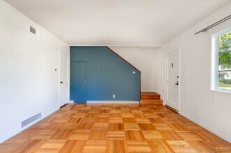 5161 Village Green in Los Angeles, CA - Foto de edificio - Building Photo