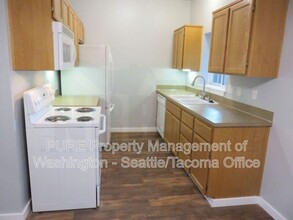 617 7th St SE in Puyallup, WA - Building Photo - Building Photo