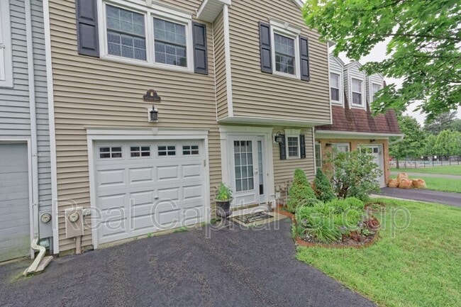 property at 3 Stirrup Dr