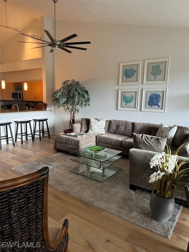 property at 4650 Yacht Harbor Dr