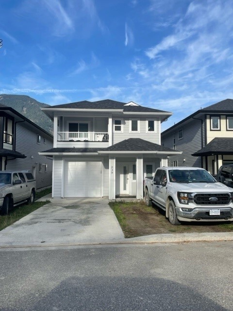 property at 539-539 Douglas St