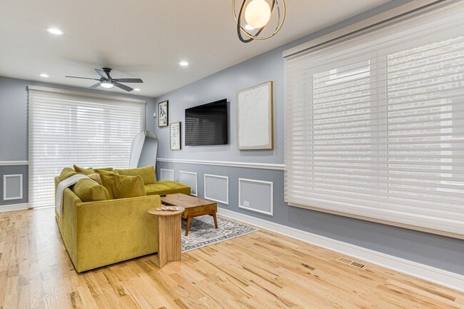 1034 N Drake Ave in Chicago, IL - Building Photo - Building Photo