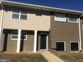 2050 Nike Dr in Waldorf, MD - Building Photo - Building Photo