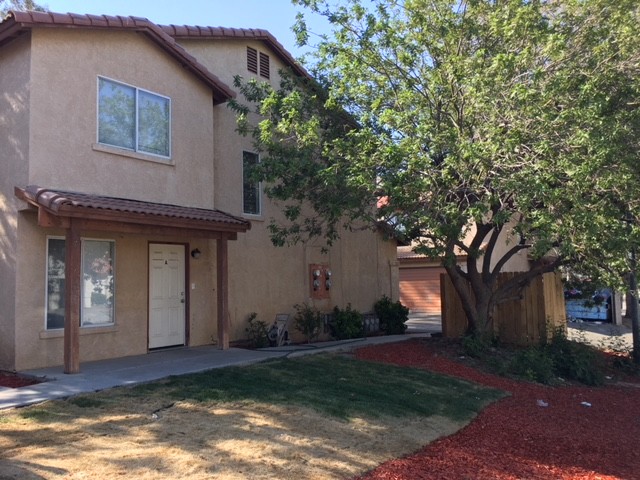 3217 Fortier St in Bakersfield, CA - Building Photo