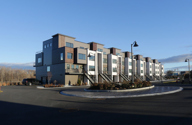 The Waterfront Townhomes in Schenectady, NY - Foto de edificio - Building Photo