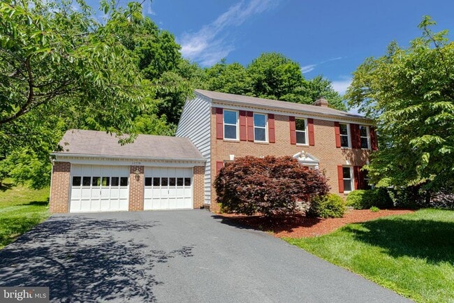 property at 11778 Hollyview Dr
