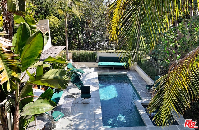 property at 1467 Queens Rd