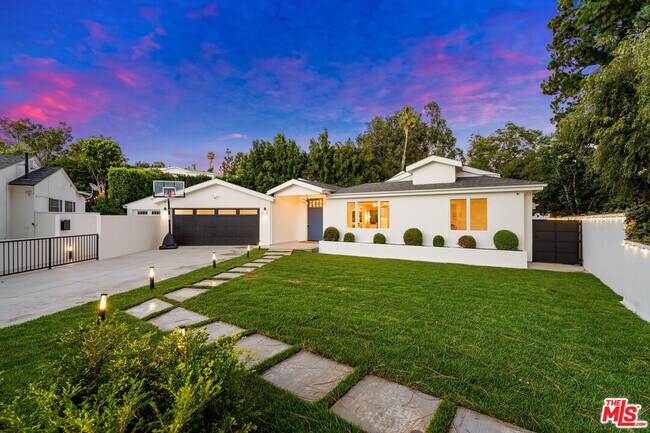 530 S Bentley Ave in Los Angeles, CA - Foto de edificio - Building Photo