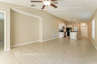 15604 Greenleaf Bay St in Sun City Center, FL - Building Photo - Building Photo