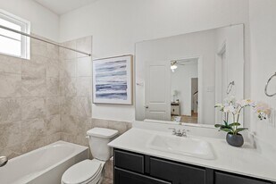 1406 Wycliffe Dr in Houston, TX - Building Photo