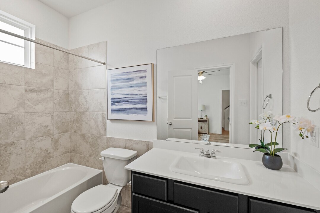 1406 Wycliffe Dr in Houston, TX - Building Photo