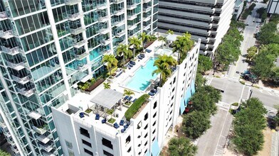 777 N Ashley Dr in Tampa, FL - Foto de edificio - Building Photo