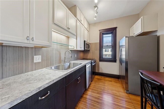 1108 Lake Ave in Rochester, NY - Building Photo - Building Photo