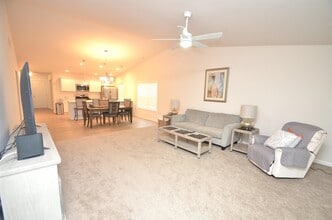 4483 Squaw Vly Dr in Loves Park, IL - Building Photo - Building Photo