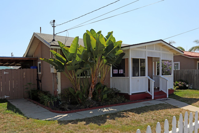 312-408 San Diego St in Oceanside, CA - Building Photo - Building Photo