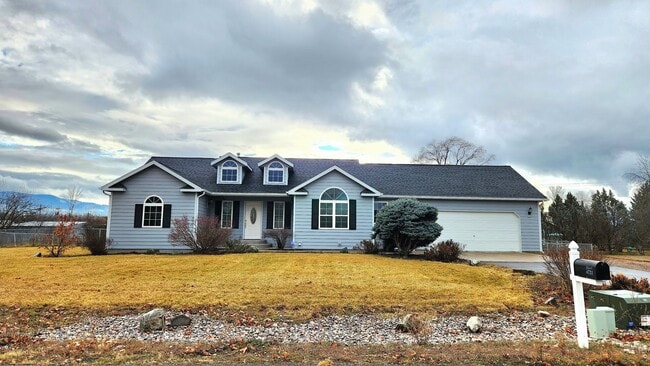 property at 4721 Lois Ln