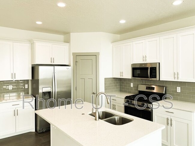 2337 W Cresthaven Ln in Lehi, UT - Building Photo - Building Photo