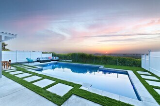 1881 Parkview Cir in Costa Mesa, CA - Building Photo - Building Photo