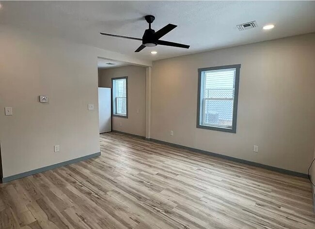 1214 N 10th St in Salina, KS - Building Photo - Building Photo