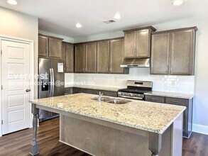 1763 Stone Hedge Dr in Atlanta, GA - Building Photo - Building Photo