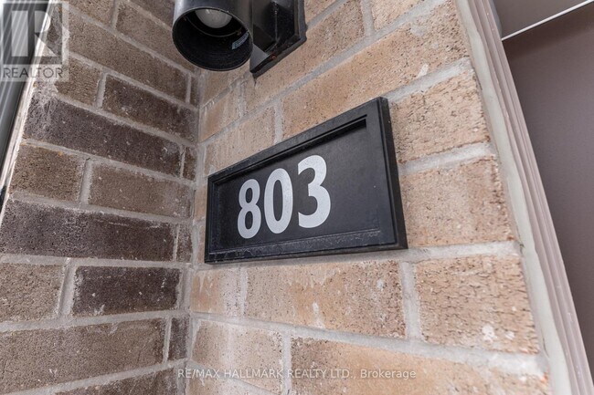 1525 Kingston Rd in Pickering, ON - Building Photo - Building Photo