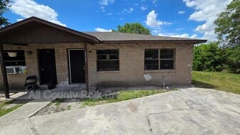 2929-2929 9 Iron Dr in Lakeland, FL - Building Photo