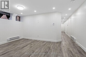 1088 Avenue Rd in Toronto, ON - Building Photo - Building Photo