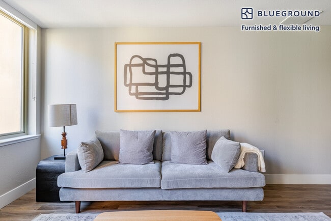 555 San Antonio Rd in Mountain View, CA - Building Photo - Building Photo