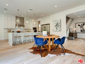 744 N Almar Ave in Los Angeles, CA - Building Photo - Building Photo