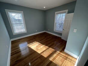 139 Oxford St, Unit 6 in Cambridge, MA - Building Photo - Building Photo