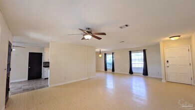 8455 Lofton Dr in Pensacola, FL - Building Photo - Building Photo