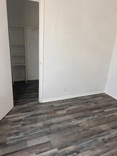 209 Victor St in San Antonio, TX - Foto de edificio - Building Photo