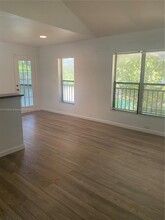 8743 NW 39th St in Sunrise, FL - Building Photo - Building Photo