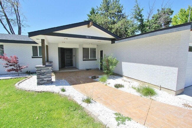 3873 N Manchester St in Boise, ID - Building Photo - Building Photo