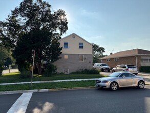 2000 N 17th Ave, Unit Unit 1 in Melrose Park, IL - Foto de edificio - Building Photo