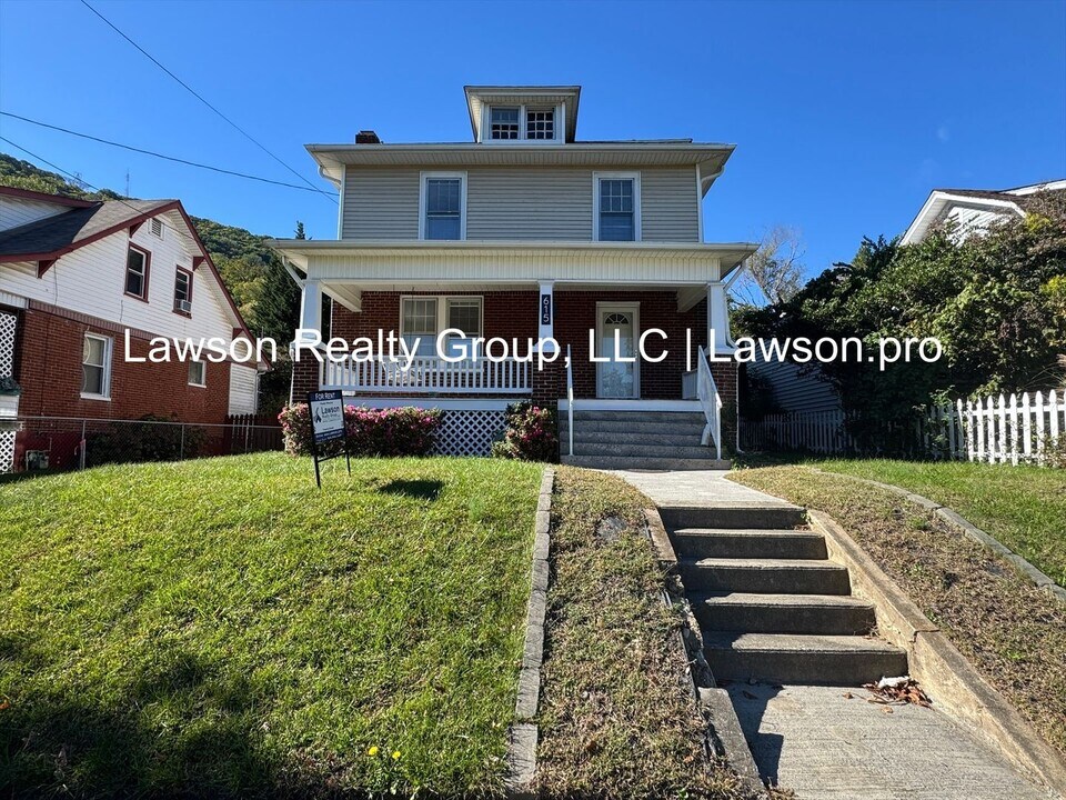 615 Arbutus Ave SE in Roanoke, VA - Building Photo