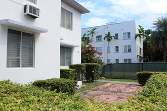 1535 Lenox Ave in Miami Beach, FL - Building Photo - Building Photo