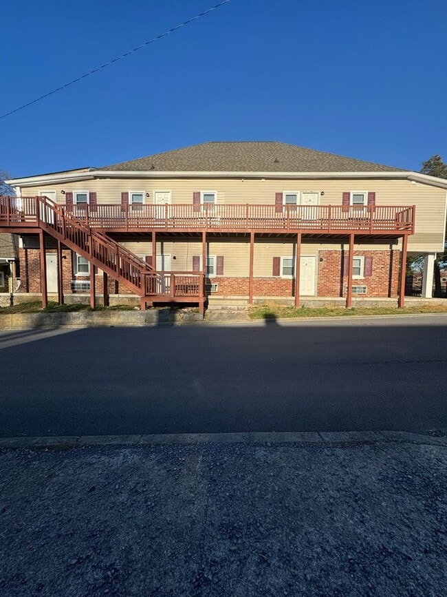 712 Lamont St. in Johnson City, TN - Foto de edificio - Interior Photo