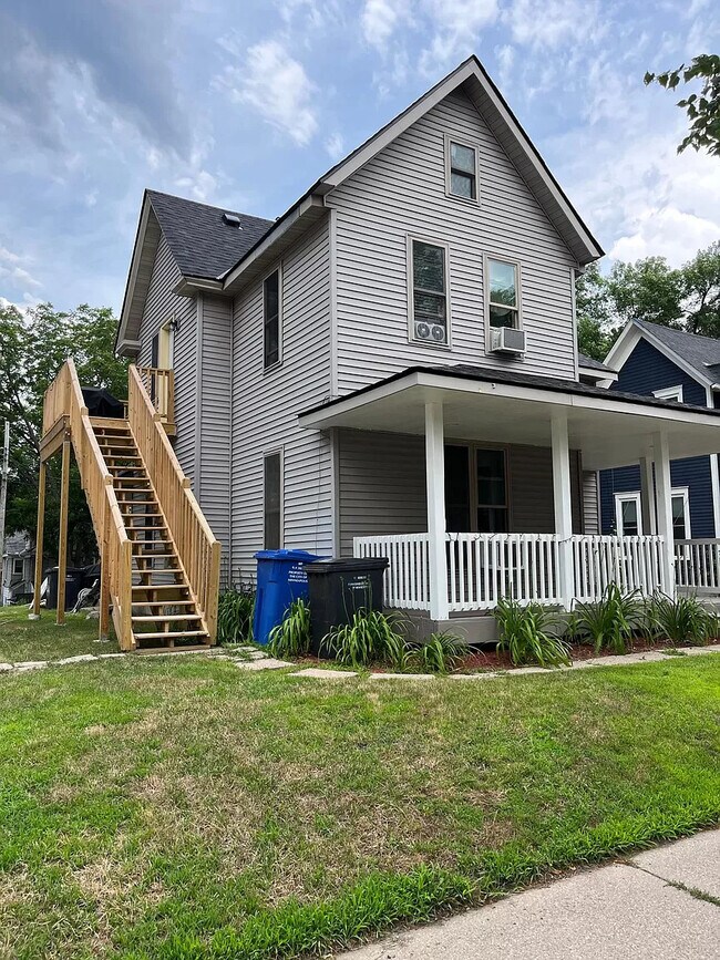 2402 Pierce St NE Rentals in Minneapolis, MN
