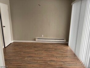 3331 NJ-94 in Hamburg, NJ - Foto de edificio - Building Photo