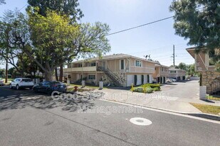 410 N Clark St in Orange, CA - Building Photo