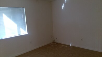 6833 Myrtlewood Rd in North Port, FL - Building Photo - Building Photo
