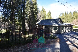 518 Silva Ave in Nevada City, CA - Foto de edificio - Building Photo